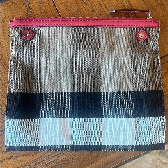 BURBERRY
Calfskin Canvas Ashby w/Tassel Hobo Tan and Black w/Coral Pink Accents - Picture 4 of 12